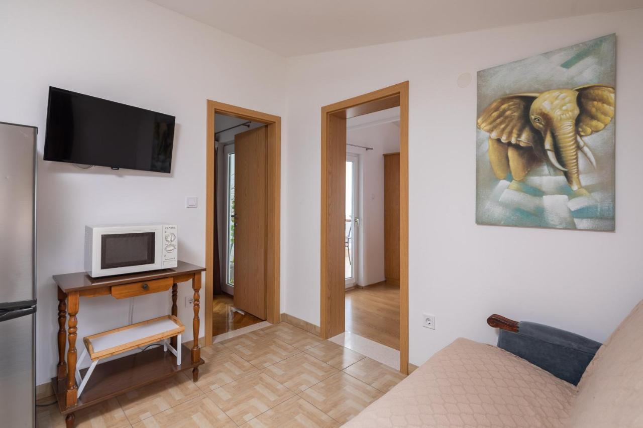 Adriatic Beach Suites أوميس المظهر الخارجي الصورة