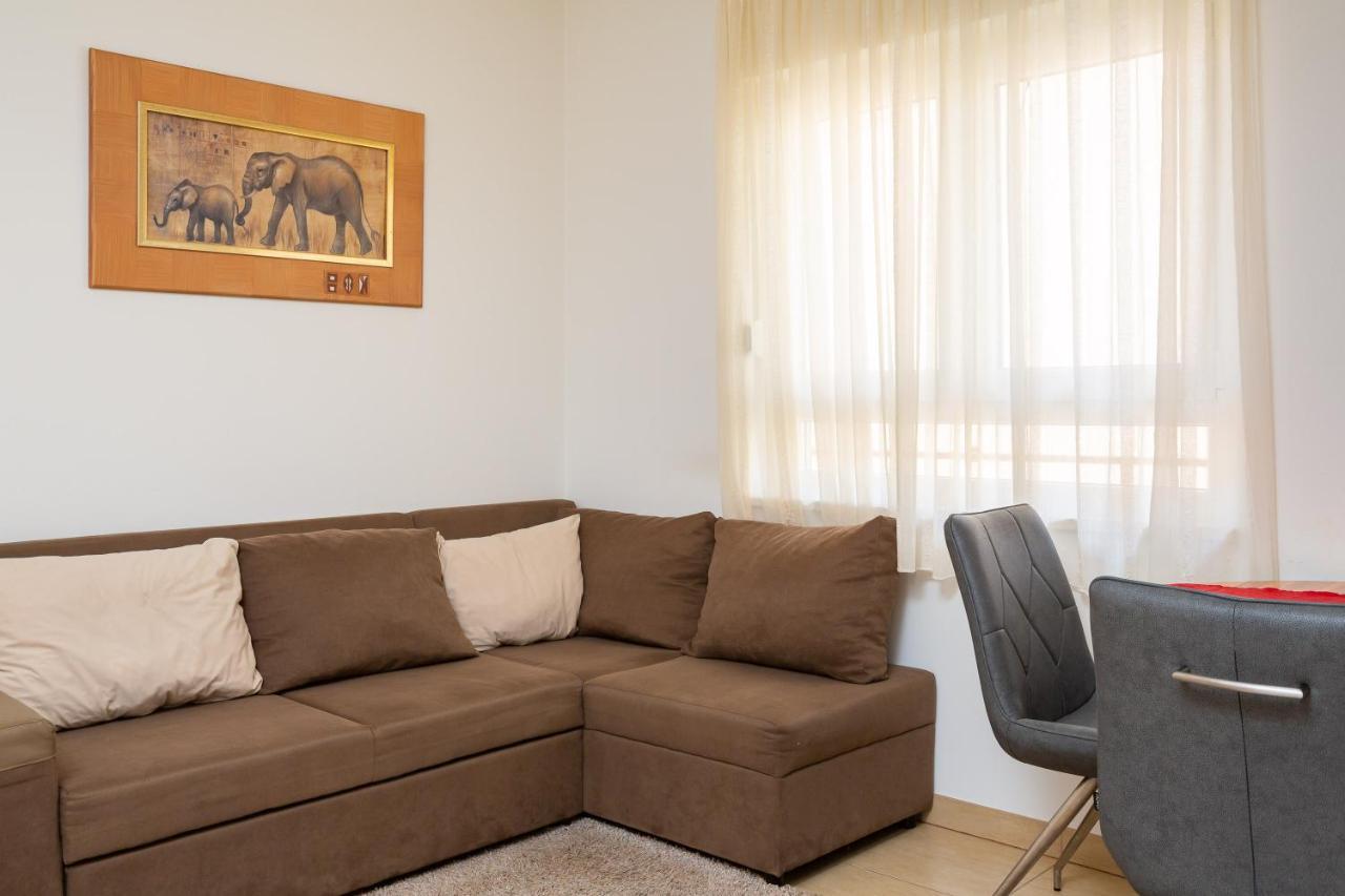 Adriatic Beach Suites أوميس المظهر الخارجي الصورة