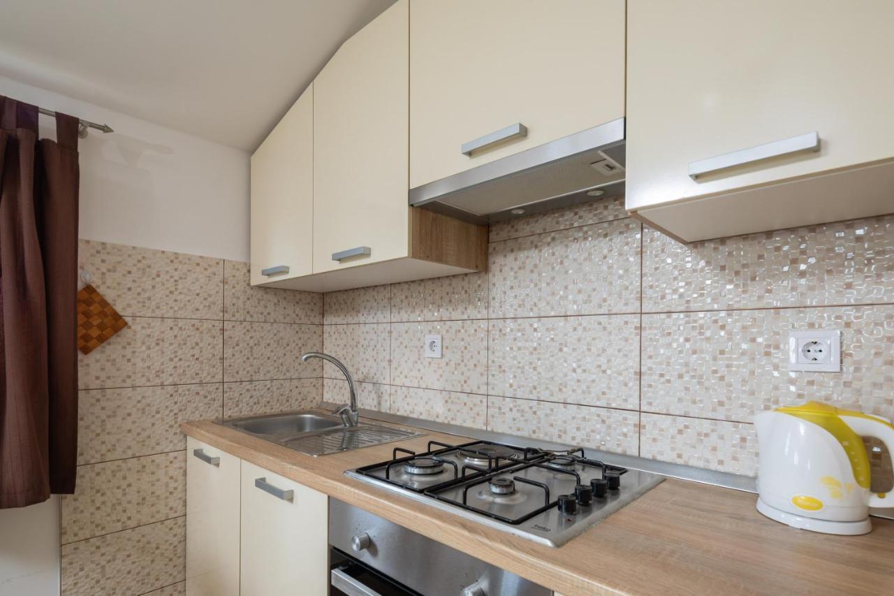 Adriatic Beach Suites أوميس المظهر الخارجي الصورة