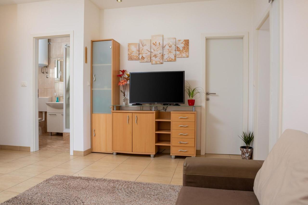 Adriatic Beach Suites أوميس المظهر الخارجي الصورة